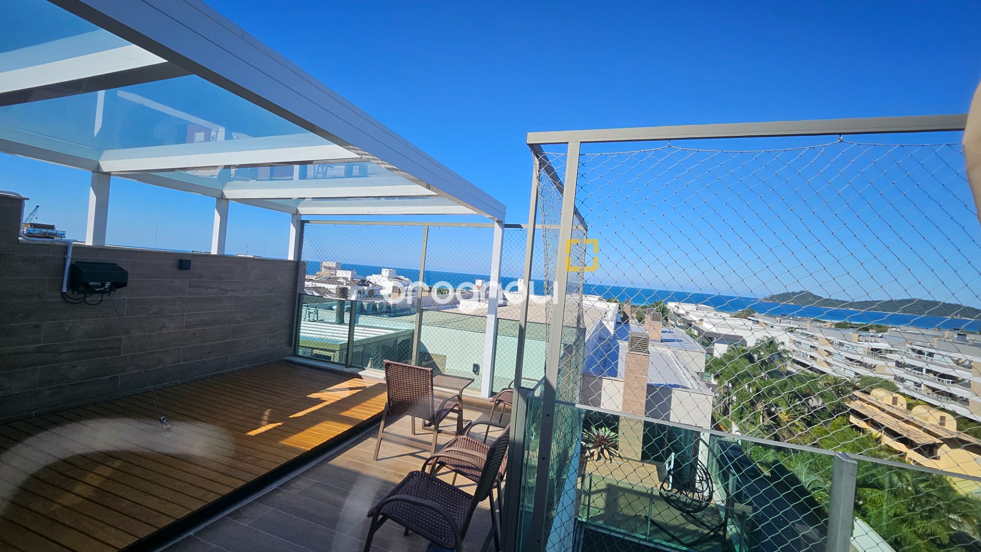 Cobertura com 166m², 3 quartos (sendo 1 suíte), 3 garagens, no bairro Campeche em Florianópolis