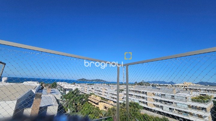 Cobertura com 166m², 3 quartos (sendo 1 suíte), 3 garagens, no bairro Campeche em Florianópolis