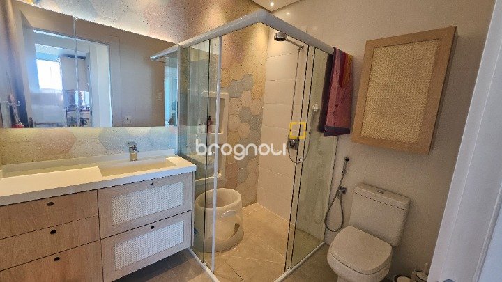 Cobertura com 166m², 3 quartos (sendo 1 suíte), 3 garagens, no bairro Campeche em Florianópolis
