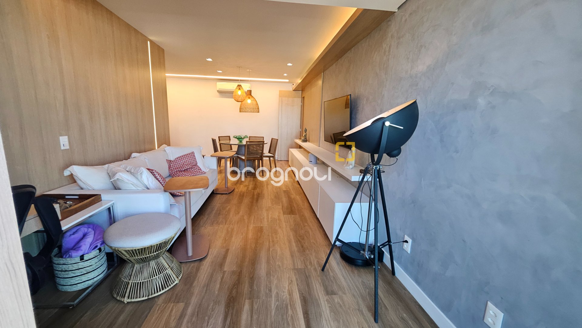 Cobertura com 166m², 3 quartos (sendo 1 suíte), 3 garagens, no bairro Campeche em Florianópolis