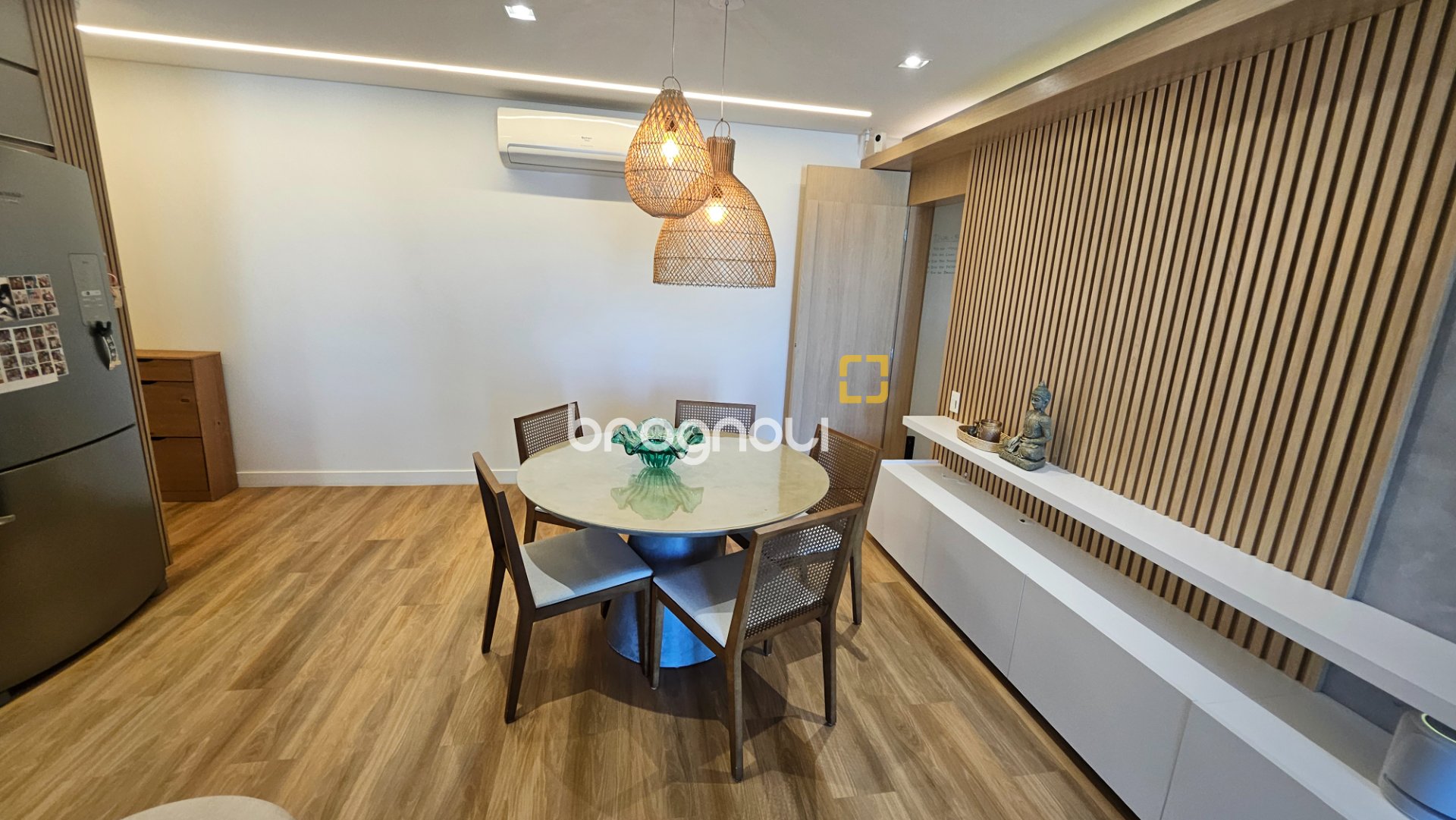 Cobertura com 166m², 3 quartos (sendo 1 suíte), 3 garagens, no bairro Campeche em Florianópolis