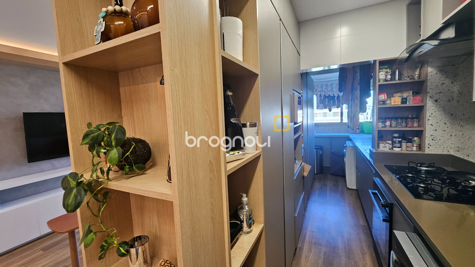 Cobertura com 166m², 3 quartos (sendo 1 suíte), 3 garagens, no bairro Campeche em Florianópolis