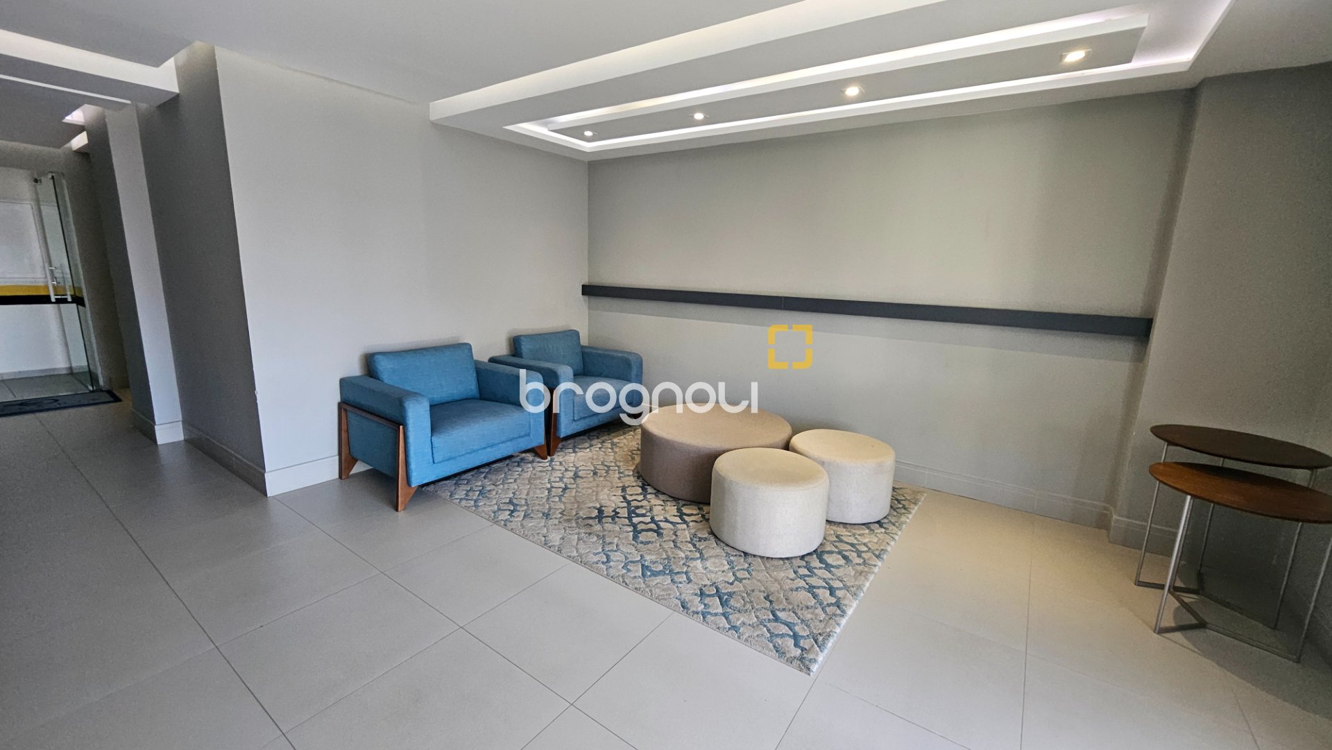 Cobertura com 166m², 3 quartos (sendo 1 suíte), 3 garagens, no bairro Campeche em Florianópolis