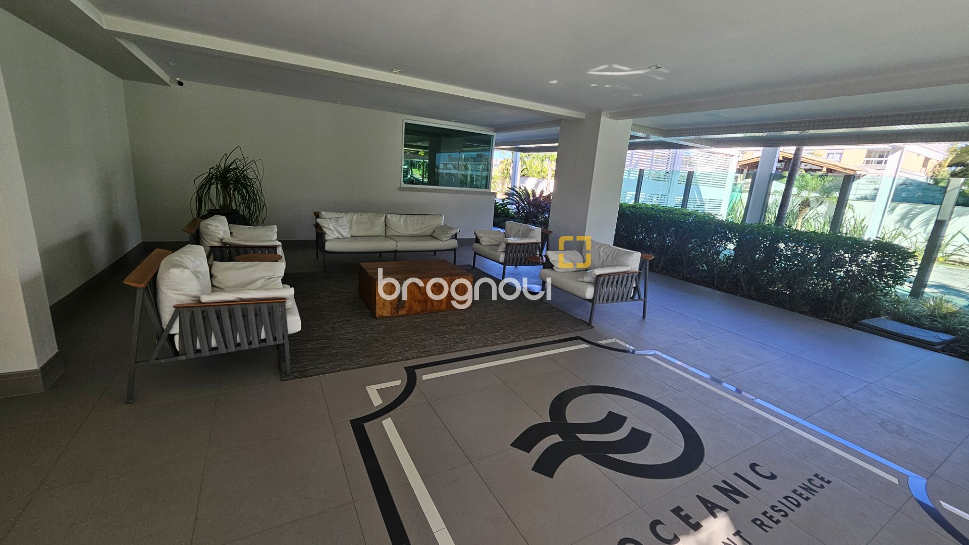 Cobertura com 166m², 3 quartos (sendo 1 suíte), 3 garagens, no bairro Campeche em Florianópolis