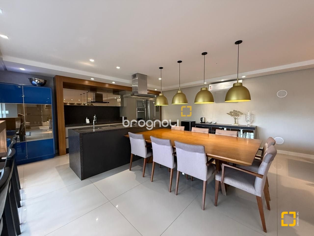 Cobertura com 166m², 3 quartos (sendo 1 suíte), 3 garagens, no bairro Campeche em Florianópolis