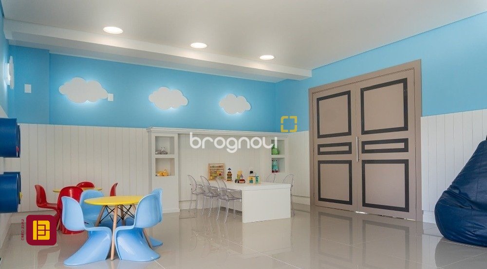 Cobertura com 166m², 3 quartos (sendo 1 suíte), 3 garagens, no bairro Campeche em Florianópolis