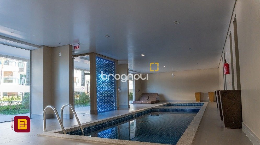 Cobertura com 166m², 3 quartos (sendo 1 suíte), 3 garagens, no bairro Campeche em Florianópolis
