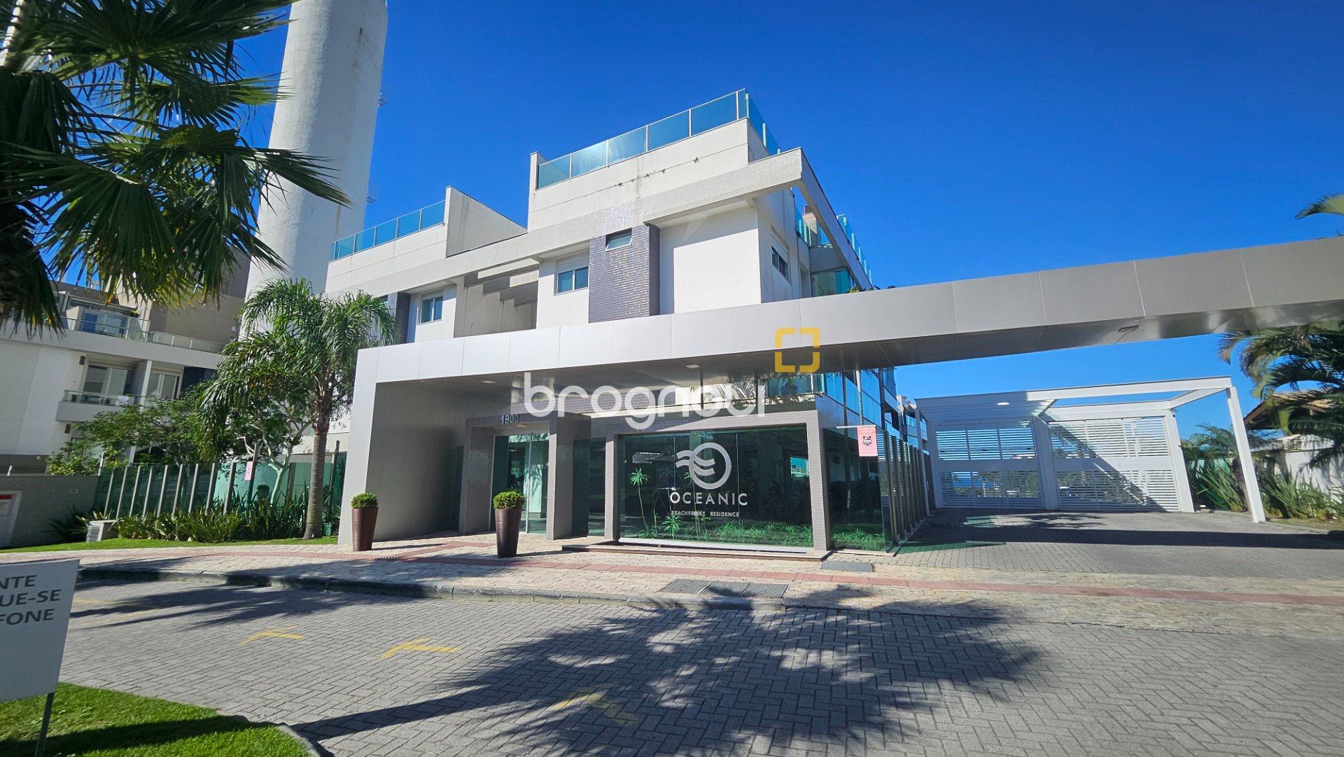 Cobertura com 166m², 3 quartos (sendo 1 suíte), 3 garagens, no bairro Campeche em Florianópolis