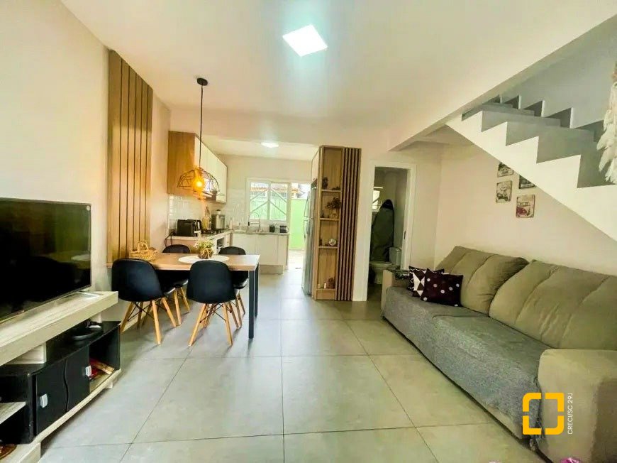 Casa Duplex com 2 Quartos à Venda, 75M² - Ingleses do Rio Vermelho em Florianópolis