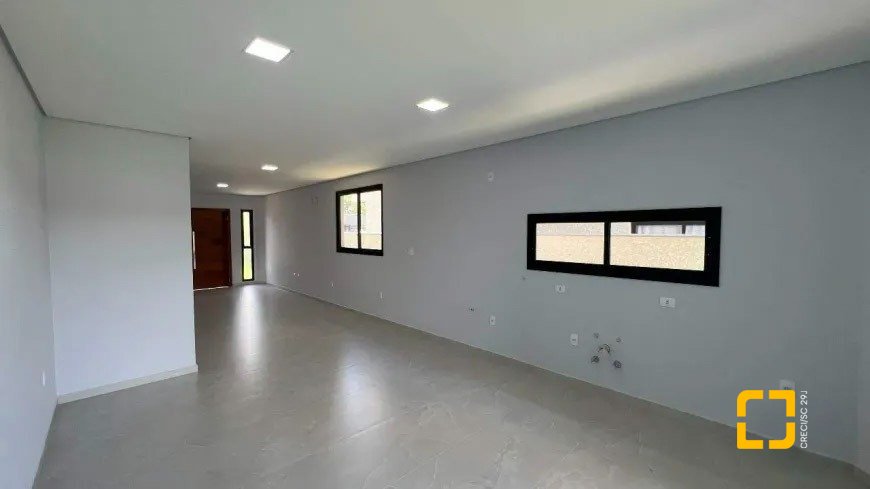 Casa com 3 Quartos à Venda, 107M² - São João do Rio Vermelho em Florianópolis